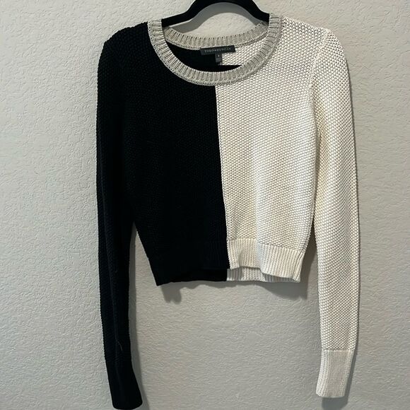 Tops - TODD & DUNCAN Black and White Color Block Cropped Long Sleeve Sweater, Size S